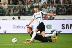 WARSZAWA 10.08.2025MECZ 4. KOLEJKA PKO EKSTRAKLASA SEZON 2025/26 --- POLISH FOOTBALL TOP LEAGUE MATCH: LEGIA WARSZAWA - GKS KATOWICEMATEUSZ KOWALCZYK RUBEN VINAGREFOT. KRZYSZTOF HELIOS/400MM